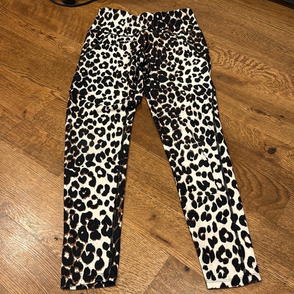 Betsy Johnson Women’s Leggings Brown and White Size Small - Picture 2 of 4